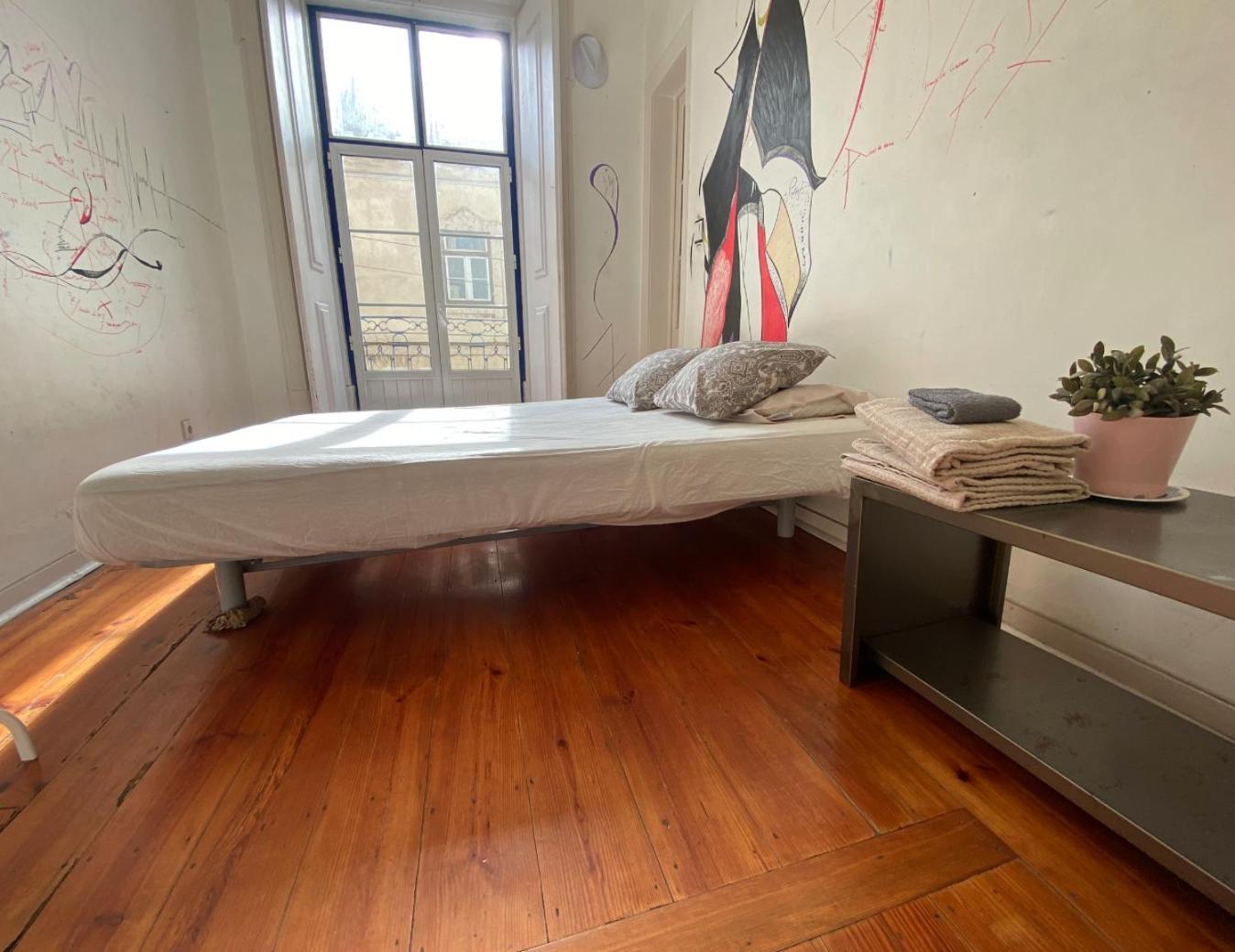 Saudade Guest House Lisbon Room photo